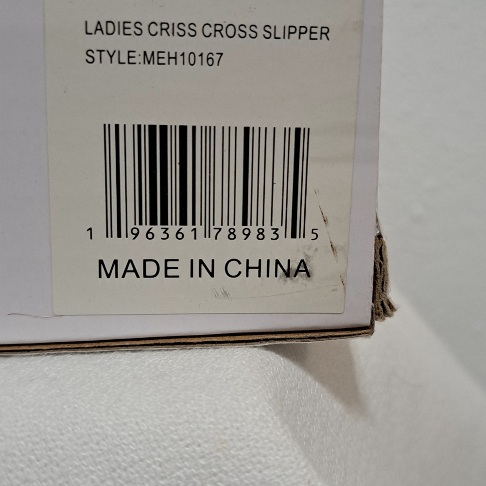 Steve Madden New In The Box, Sz. Medium 7/8 - image 5